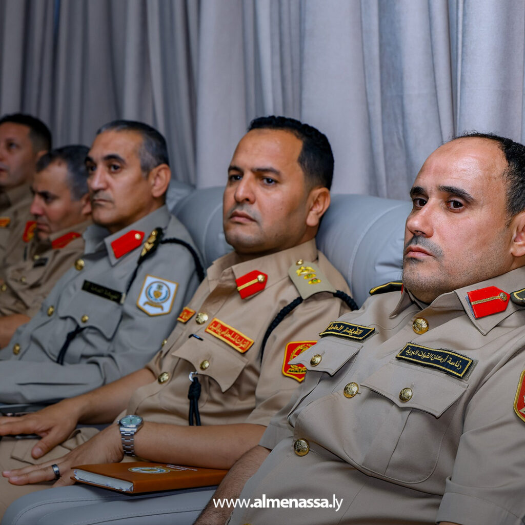 Extra111111111111 3 رئيس الأركان العامة يتفقد رئاسة أركان القوات البرية ويُشيد بجهودها في حماية الوطن