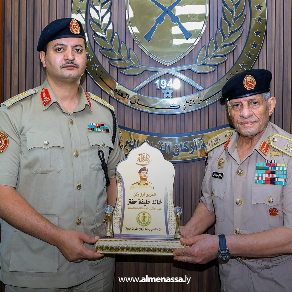 Extra11111111111111 1 رئيس الأركان العامة يتفقد رئاسة أركان القوات البرية ويُشيد بجهودها في حماية الوطن