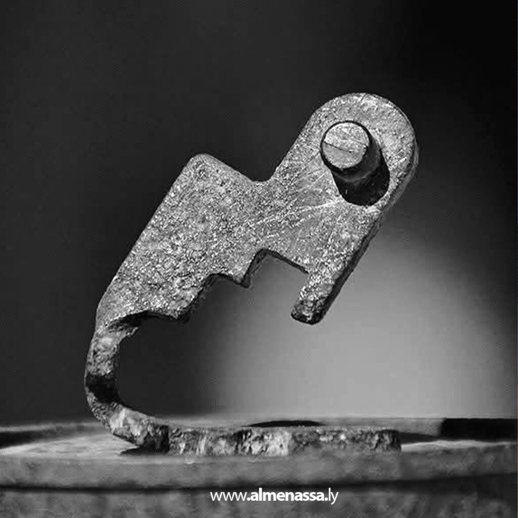 فنان يهيم في سورة البحر بلوحات للسلام والحب 24 Extra .jpg20