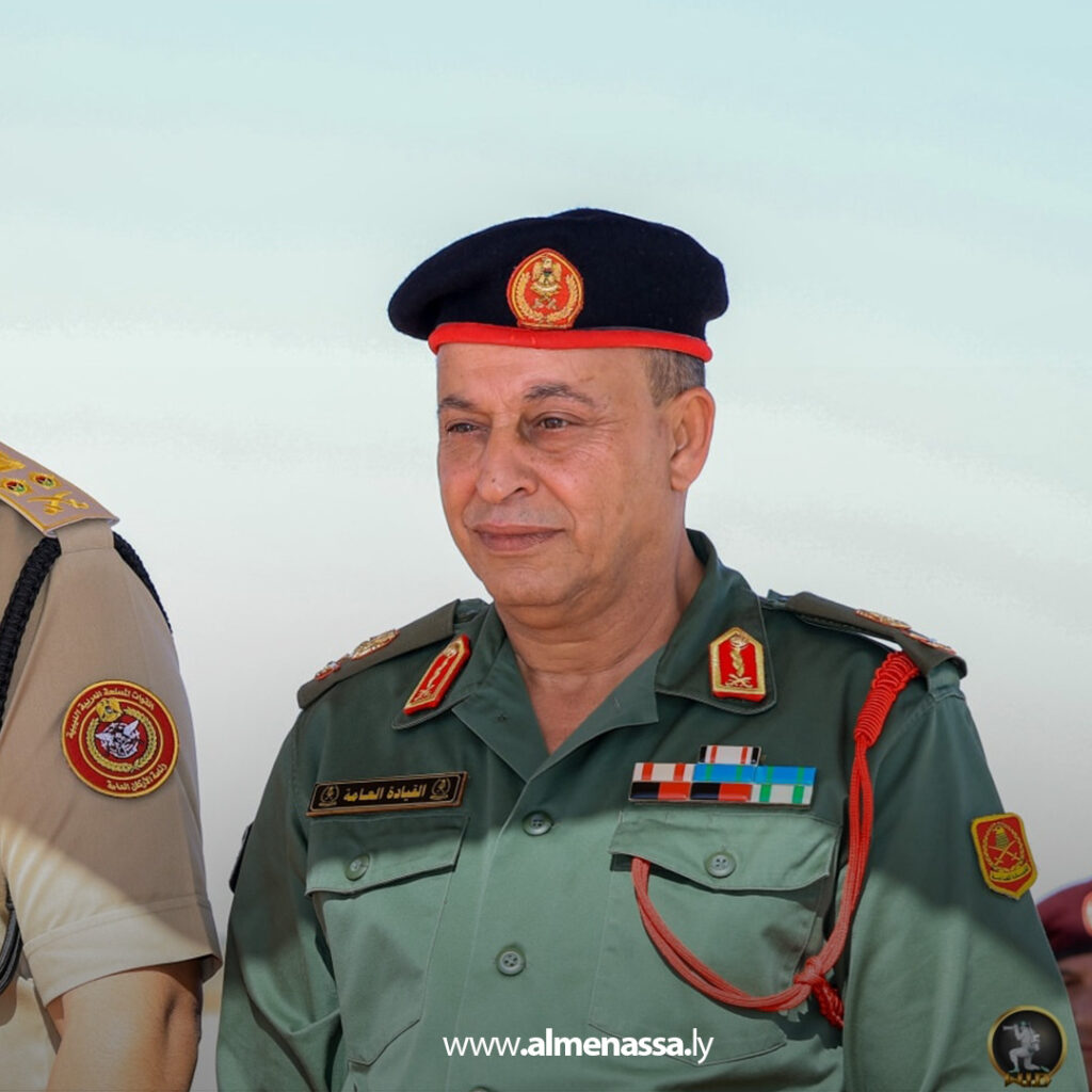 Extraذذ1 رئيس الأركان العامة يتفقد المنطقة العسكرية الوسطى وغرفة عمليات سرت