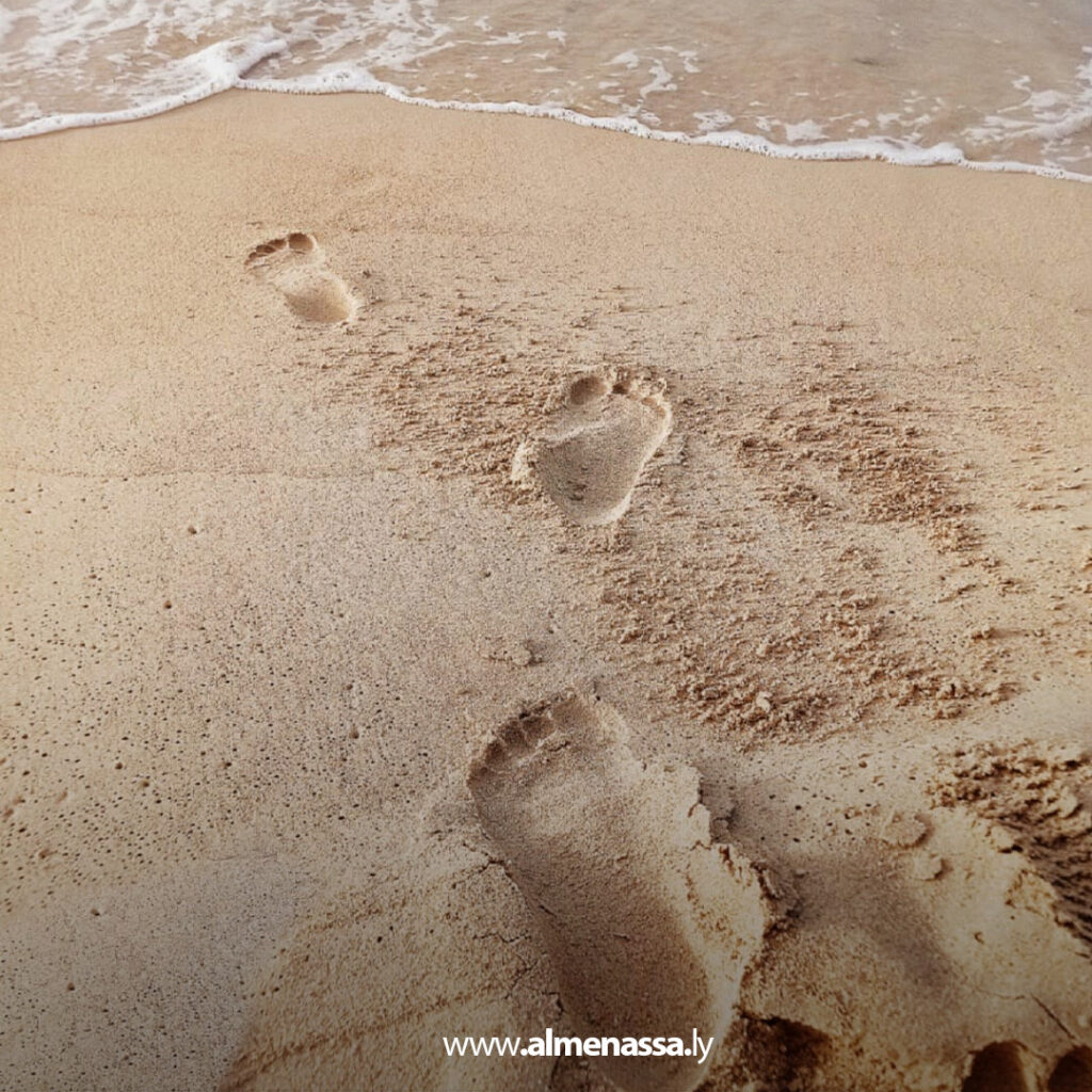 فنان يهيم في سورة البحر بلوحات للسلام والحب 31 extra Recovered06 1