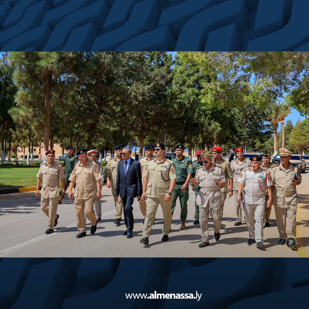 extra Recovered2 30 رئيس الأركان العامة يزور مقر الكلية العسكرية ويطلع على برامج التأهيل بكافة التخصصات