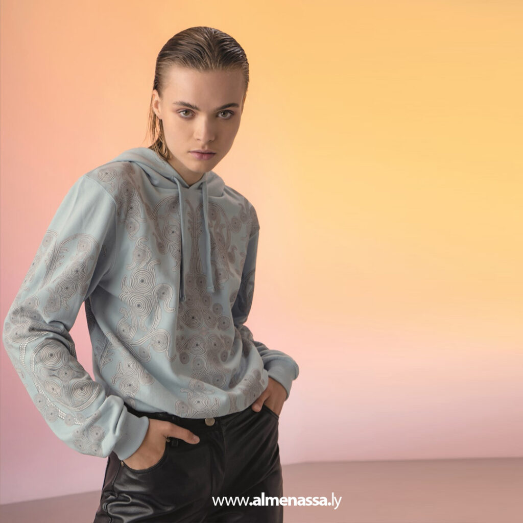 02 15 المصمم الليبي إبراهيم الشيباني يتأهل إلى نهائيات جائزة الأزياء العربية العالمية في باريس