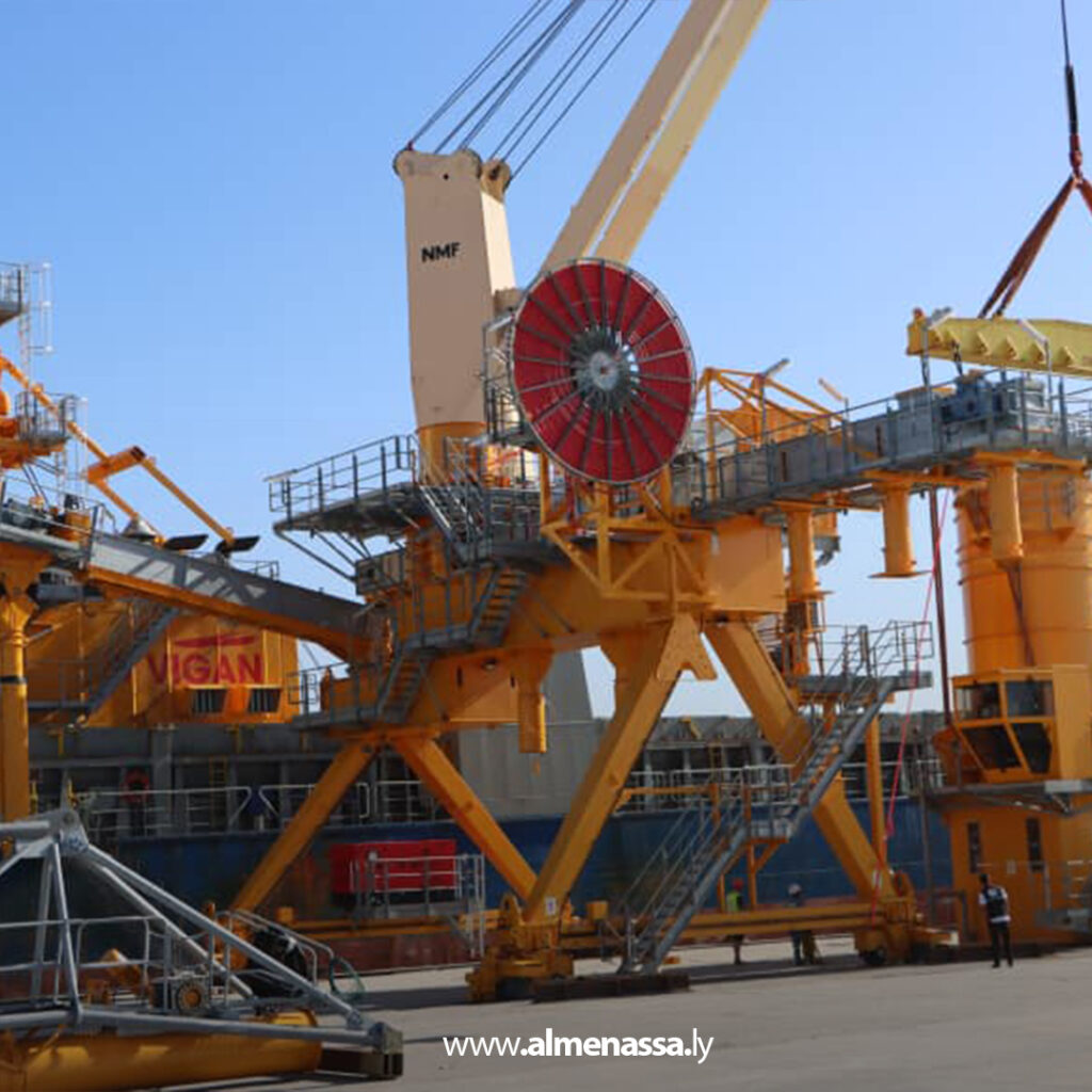 وصول آلات شفط الحبوب بقدرة 600 طن في الساعة إلى ميناء الحرة جليانة 2 Extra 115.jpg2 115