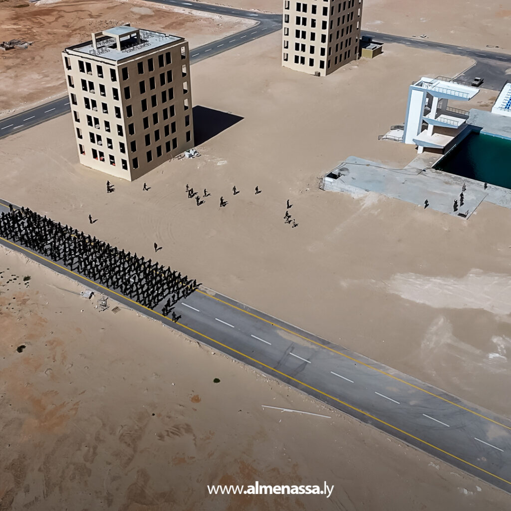 Extra 168 رئيس الأركان العامة يتفقد تدريبات طلبة الكلية العسكرية داخل مدينة المشير