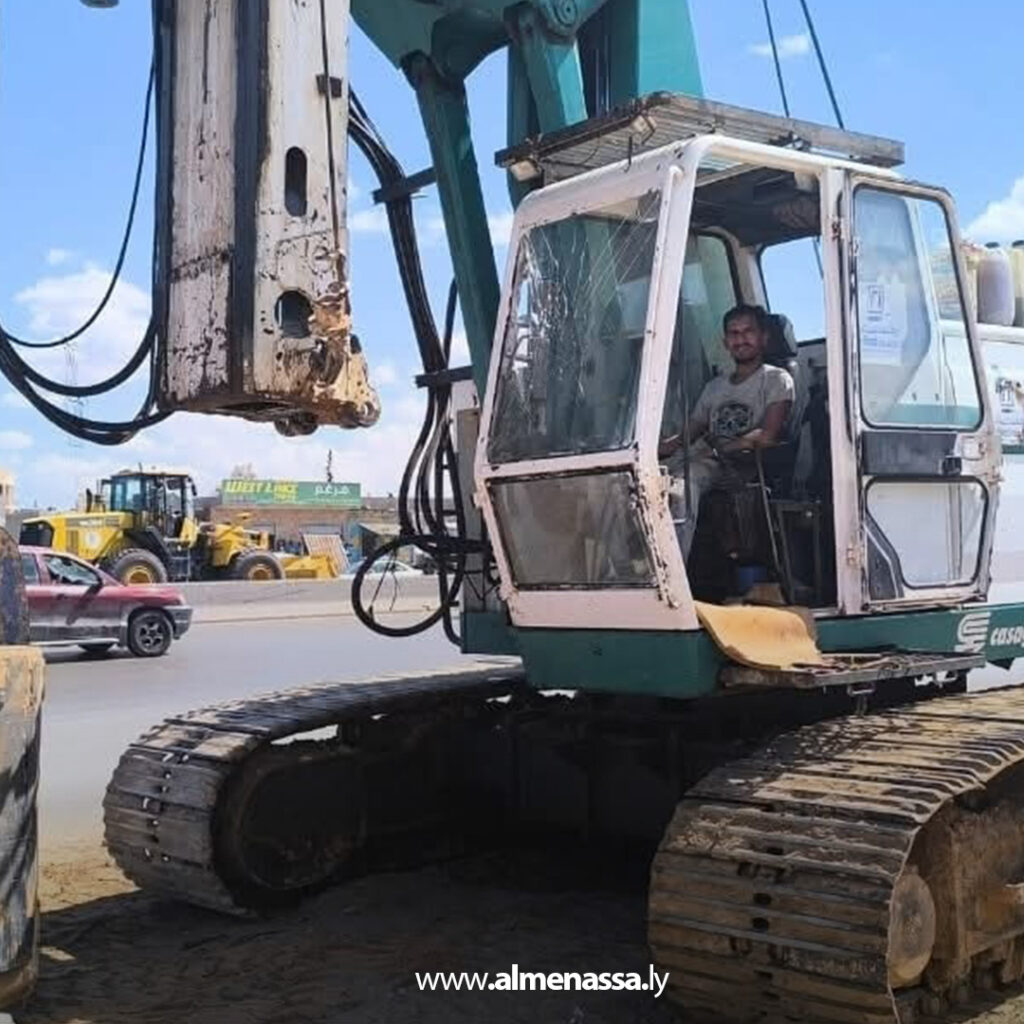 Extra 17 بدء تنفيذ جسر مشاة ولي العهد بطريق المطار