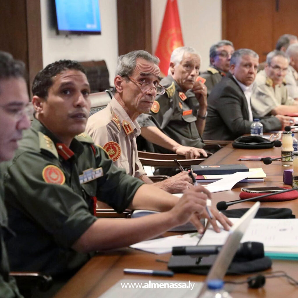 Extra 183 الحداد يبحث سُبل تطوير العمل الإداري والعسكري داخل المؤسسة العسكرية