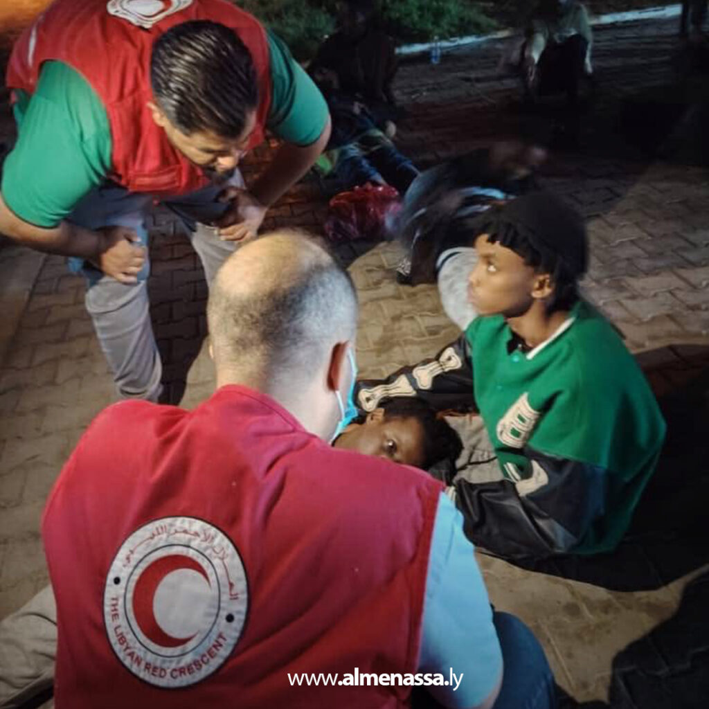 Extra 209 الهلال الأحمر الليبي يستجيب لبلاغ إنقاذ نحو 70 مهاجراً غير شرعي قبالة سواحل صبراتة