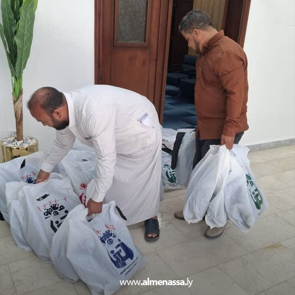 Extra 214 انطلاق حملة "المنفعة التعليمية 2025" لتوزيع الحقائب المدرسية ببلدية هراوة