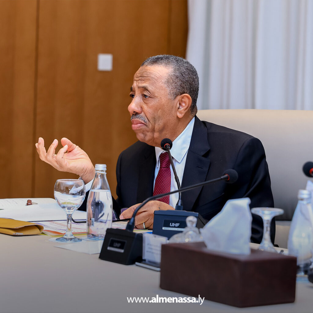 Extra 241 نائب القائد العام يبحث مع قادة الوحدات خطط تنفيذ رؤية 2030 لتطوير القوات المسلحة