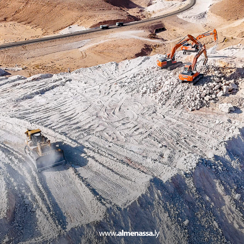 Extra 26.jpg9 26 نائب القائد العام يتفقد مشروع الطريق الدولي الجنوبي "سرت - سوكنة – سبها"