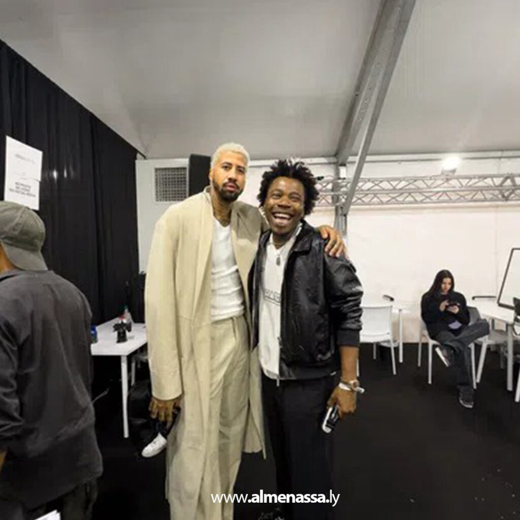 Extra 270 قصة نجاح نيجيري.. من ضحية اتجار بالبشر في ليبيا إلى حلاق المشاهير في أوروبا