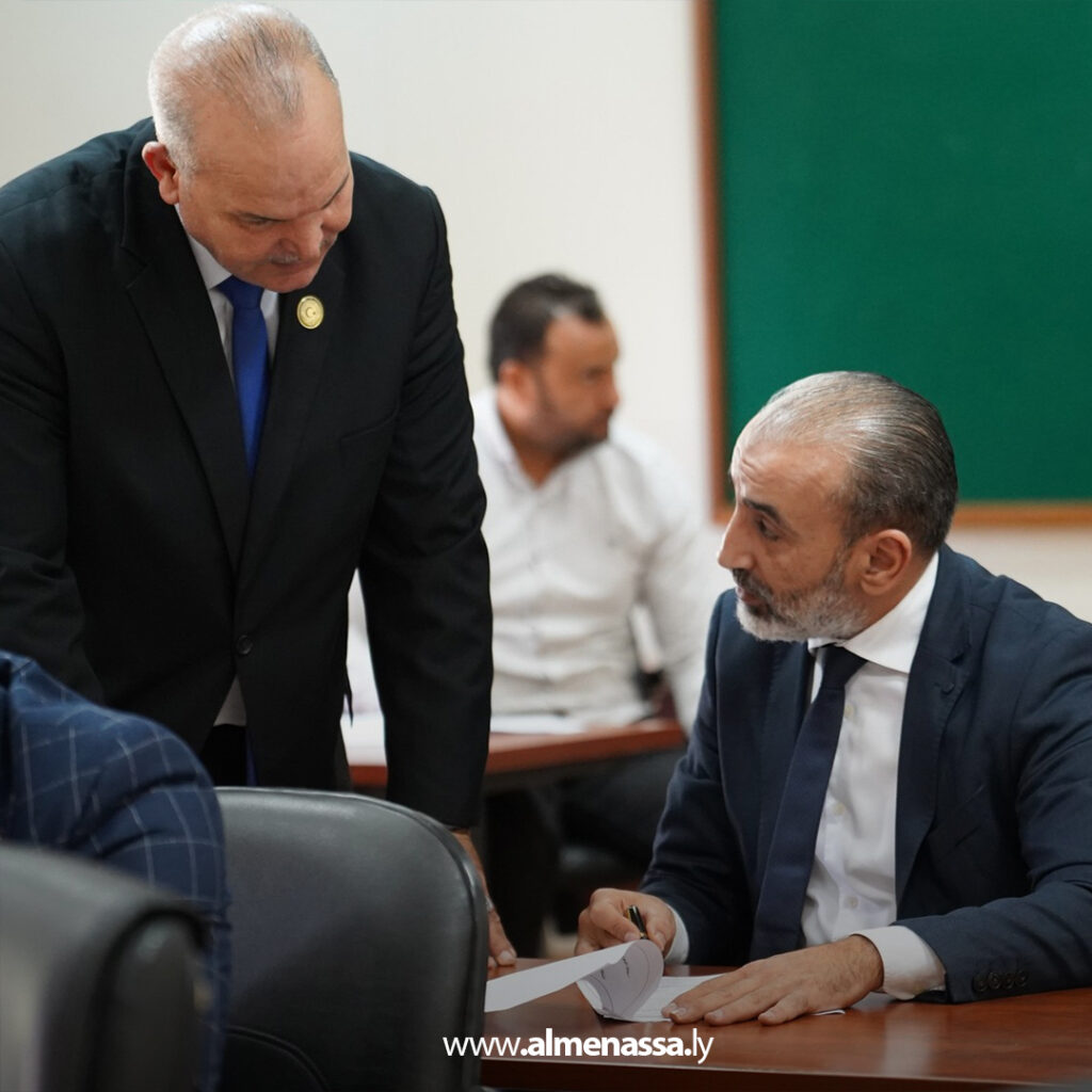 Extra 301 وزير العمل يشهد أداء القسم القانوني لمفتشي العمل والسلامة المهنية بطرابلس الكبرى