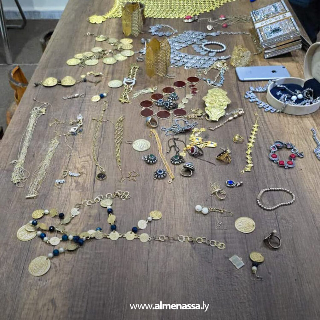 Extra 314 البحث الجنائي البطنان يطيح بعصابة سرقة ويسترجع المسروقات خلال ساعات