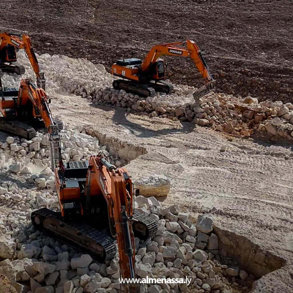 Extra 48.jpg6 48 نائب القائد العام يتفقد مشروع الطريق الدولي الجنوبي "سرت - سوكنة – سبها"