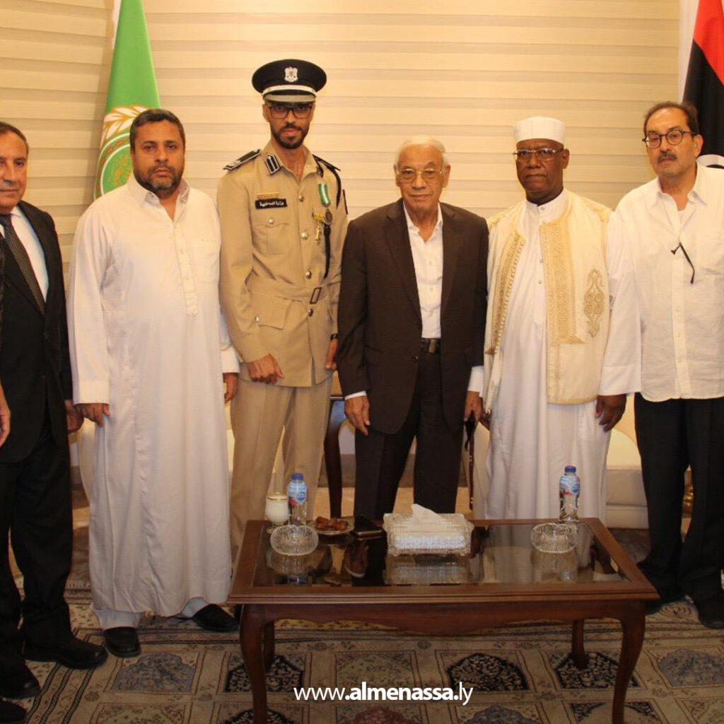 Extra 63 السفارة الليبية في القاهرة تكرّم طالبًا ليبيًا متفوقًا بأكاديمية الشرطة المصرية