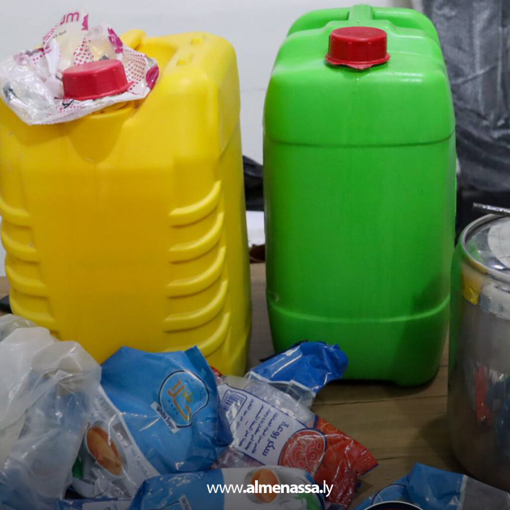 Extra1 124 ضبط مصنع للمواد المسكرة في جالو بعد وفاة عدد من المواطنين بتسمم خطير