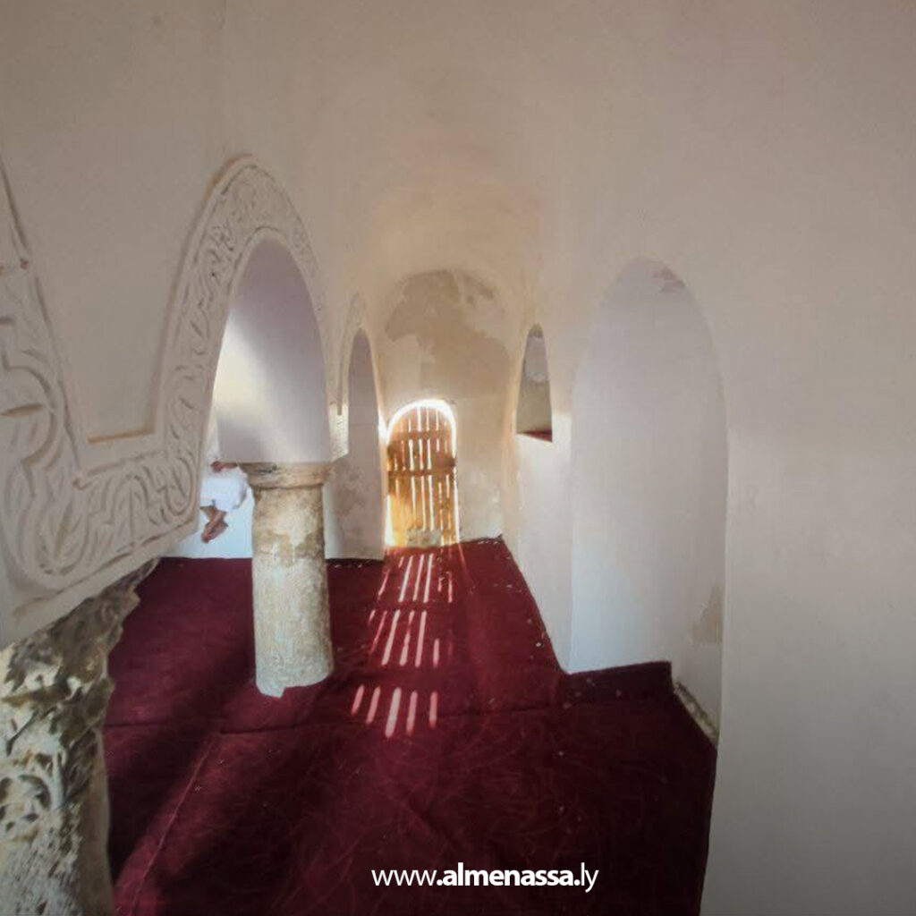 Extra1 2 جهاز إدارة المدن التاريخية يتفقد جامع بني حسن الأثري بالخمس