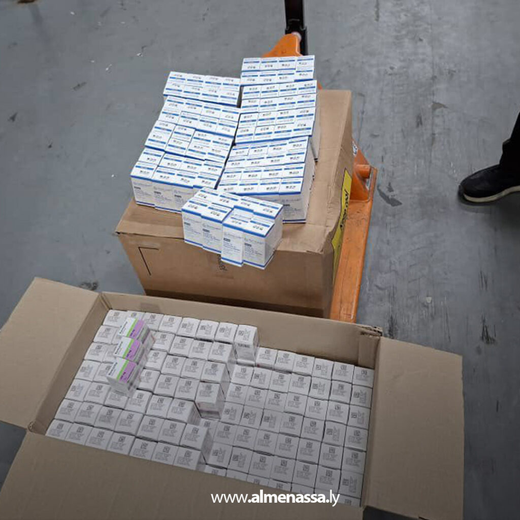 Extra1 37 توزيع شحنة من الأدوية التخصصية على عدد من المستشفيات الكبرى