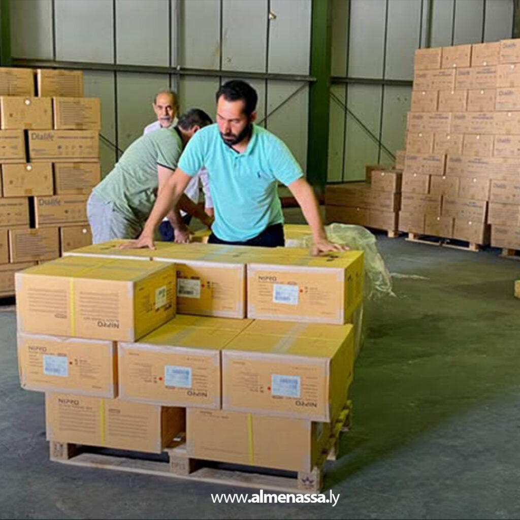 Extra11 126 الإمداد الطبي: توزيع شحنات جديدة من مشغّلات غسيل الكلى والمحاليل الوريدية