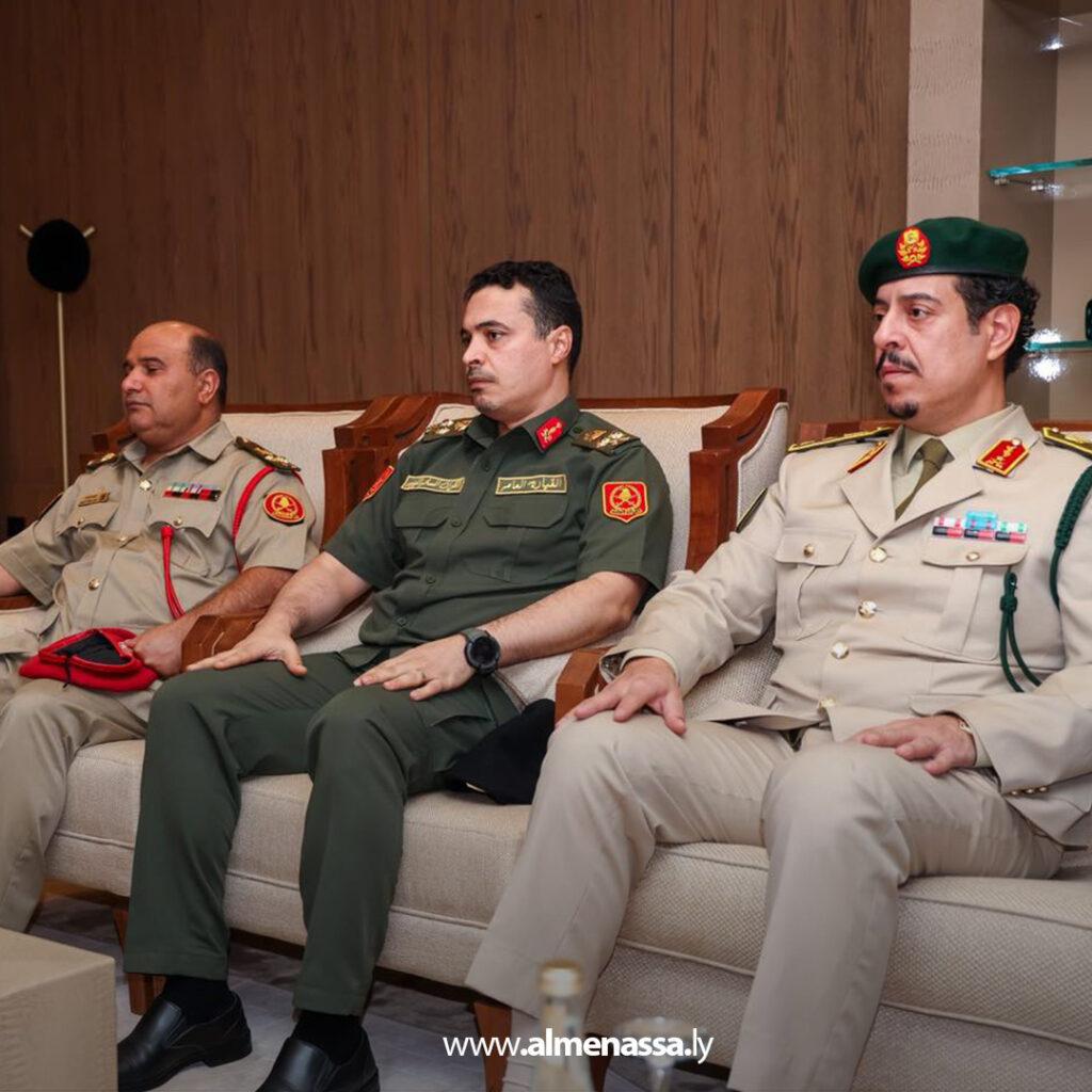 Extra11 37 القائد العام للقوات المسلحة يستقبل السفير البريطاني لدى ليبيا لمناقشة العملية السياسية