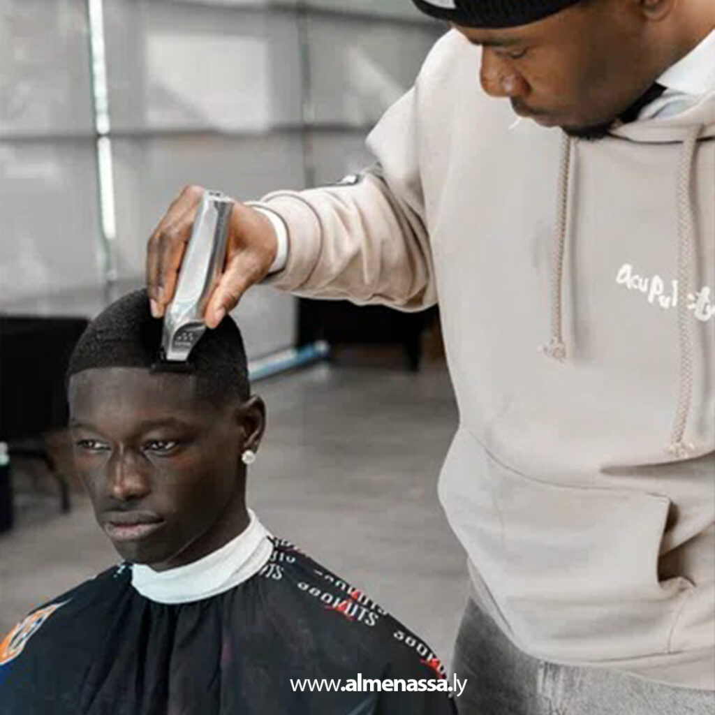 Extra1111 42 قصة نجاح نيجيري.. من ضحية اتجار بالبشر في ليبيا إلى حلاق المشاهير في أوروبا