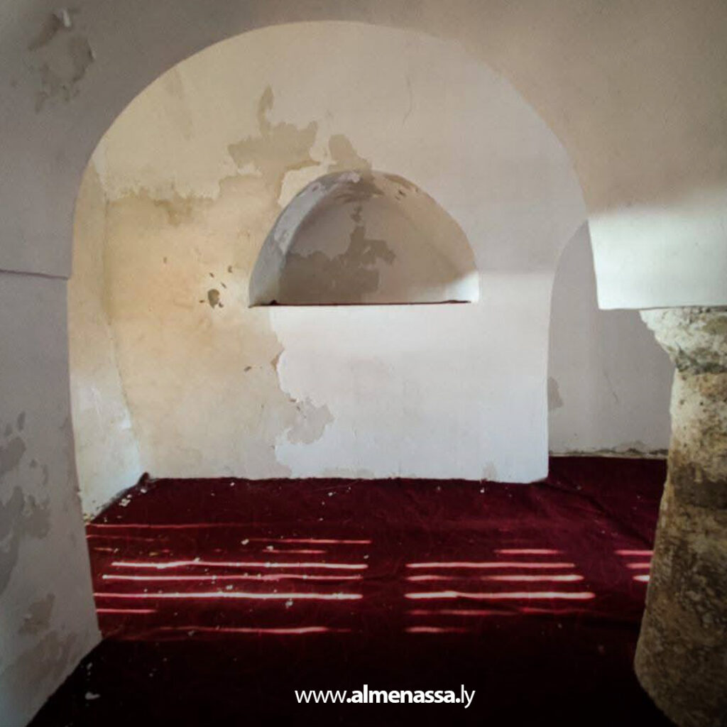 Extra11111 2 جهاز إدارة المدن التاريخية يتفقد جامع بني حسن الأثري بالخمس