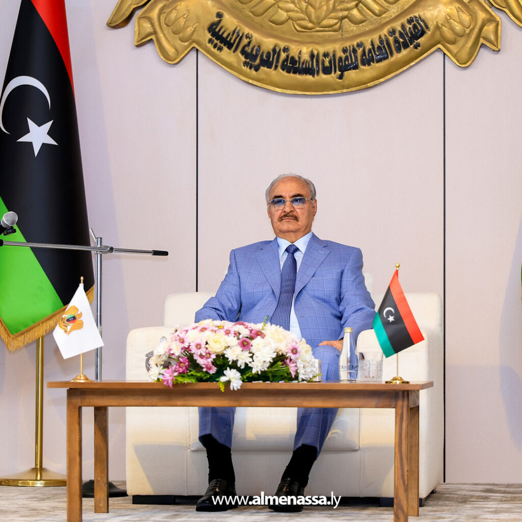 Extra1111111 14 القائد العام يستقبل أعيان المنطقة الوسطى ويؤكد بأن حلّ الأزمة الليبية ينبع من إرادة الشعب دون انتظار مبادرات خارجية