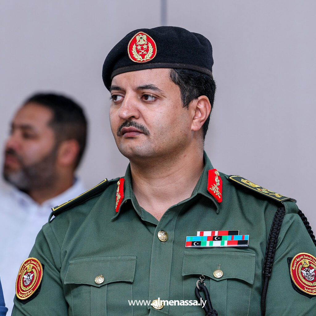 Extra1111111111 8 القائد العام يستقبل أعيان المنطقة الوسطى ويؤكد بأن حلّ الأزمة الليبية ينبع من إرادة الشعب دون انتظار مبادرات خارجية