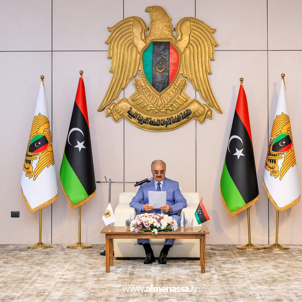 Extra111111111111 7 القائد العام يستقبل أعيان المنطقة الوسطى ويؤكد بأن حلّ الأزمة الليبية ينبع من إرادة الشعب دون انتظار مبادرات خارجية