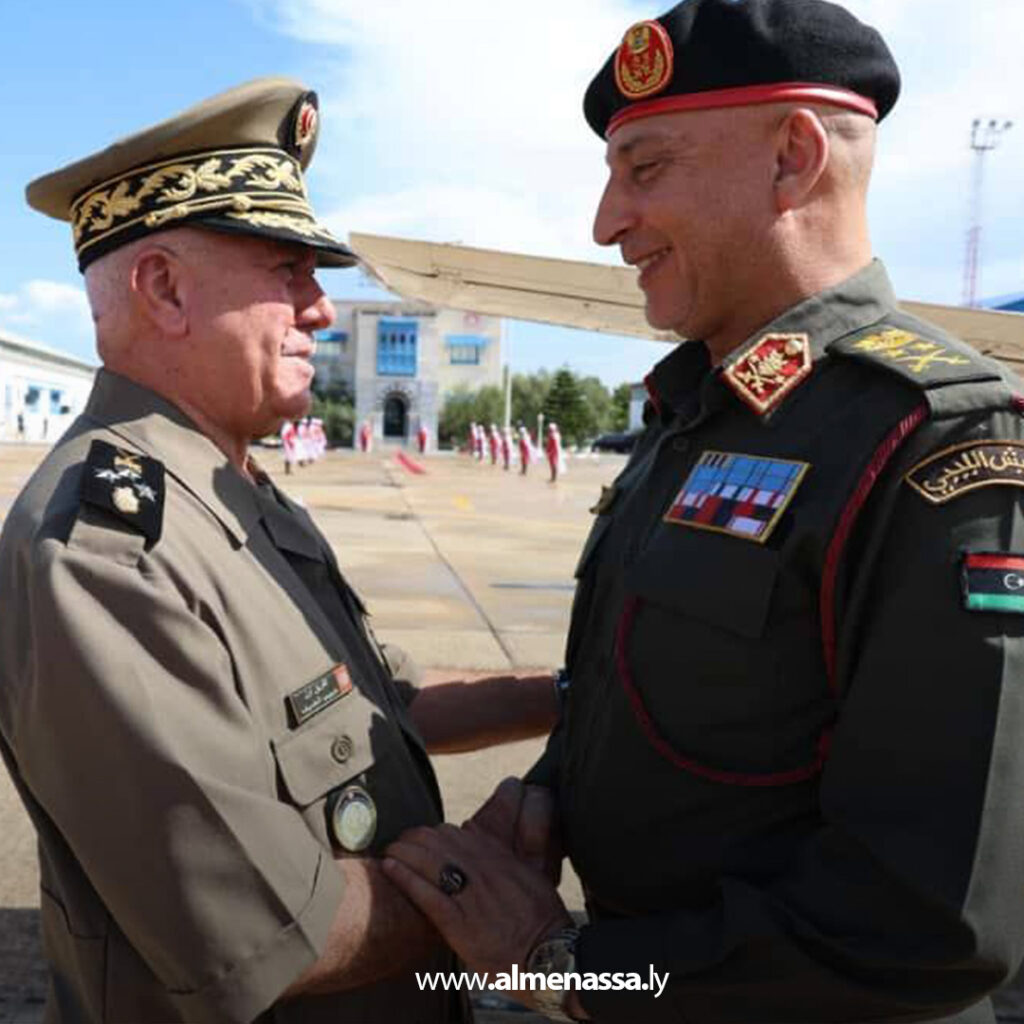 Extra1111111111111 الحداد يشارك في أعمال الاجتماع السابع عشر لرؤساء أركان جيوش دول مبادرة (5+5) دفاع بتونس