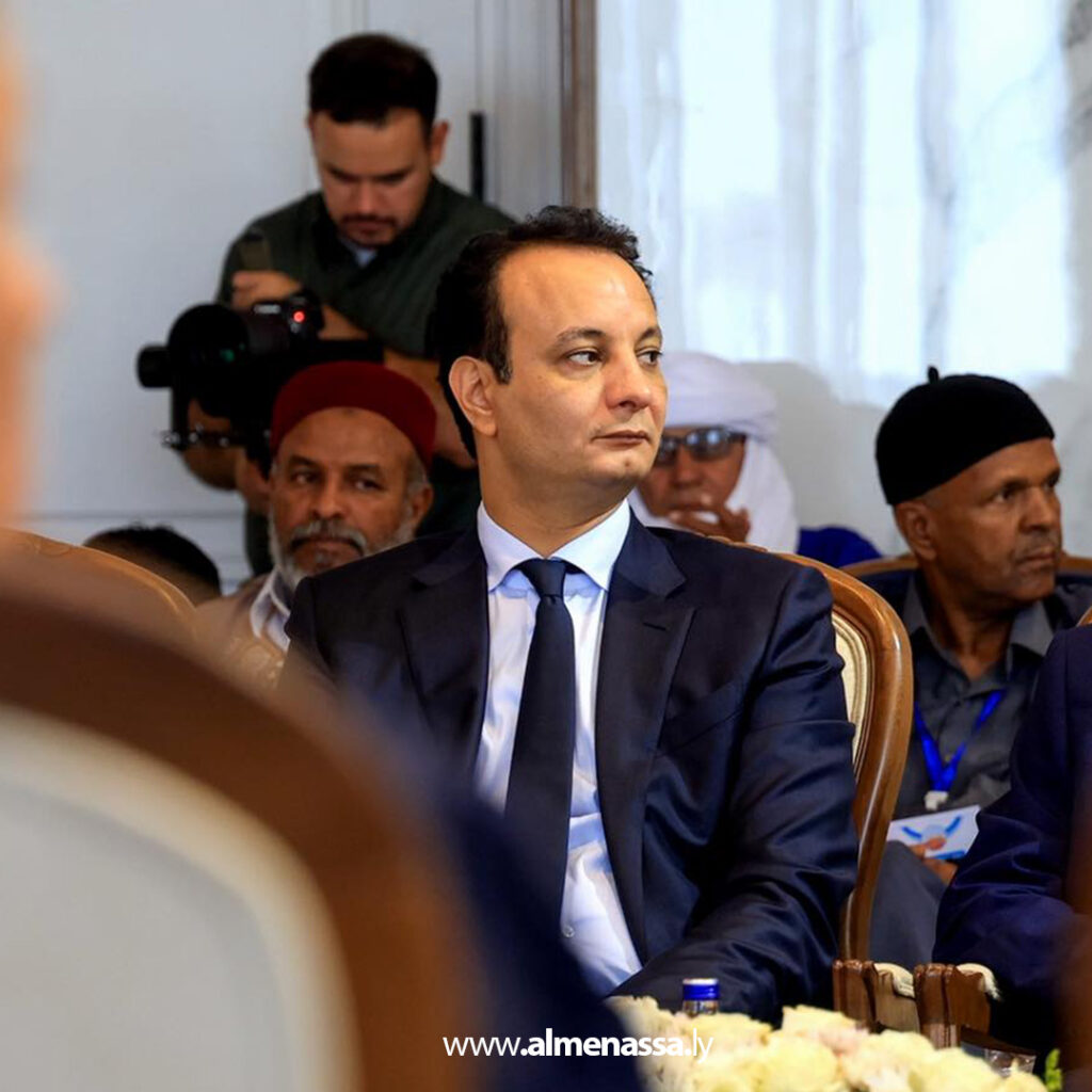 Extra1111111111111 5 القائد العام يلتقي مشايخ وأعيان فزان لبحث سُبل المصالحة الوطنية ورسم خارطة طريق للأزمة الليبية