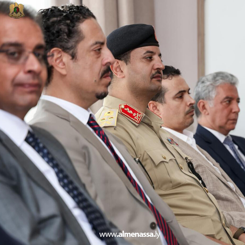 Extra1111111111111111 2 القائد العام يلتقي مشايخ وأعيان فزان لبحث سُبل المصالحة الوطنية ورسم خارطة طريق للأزمة الليبية