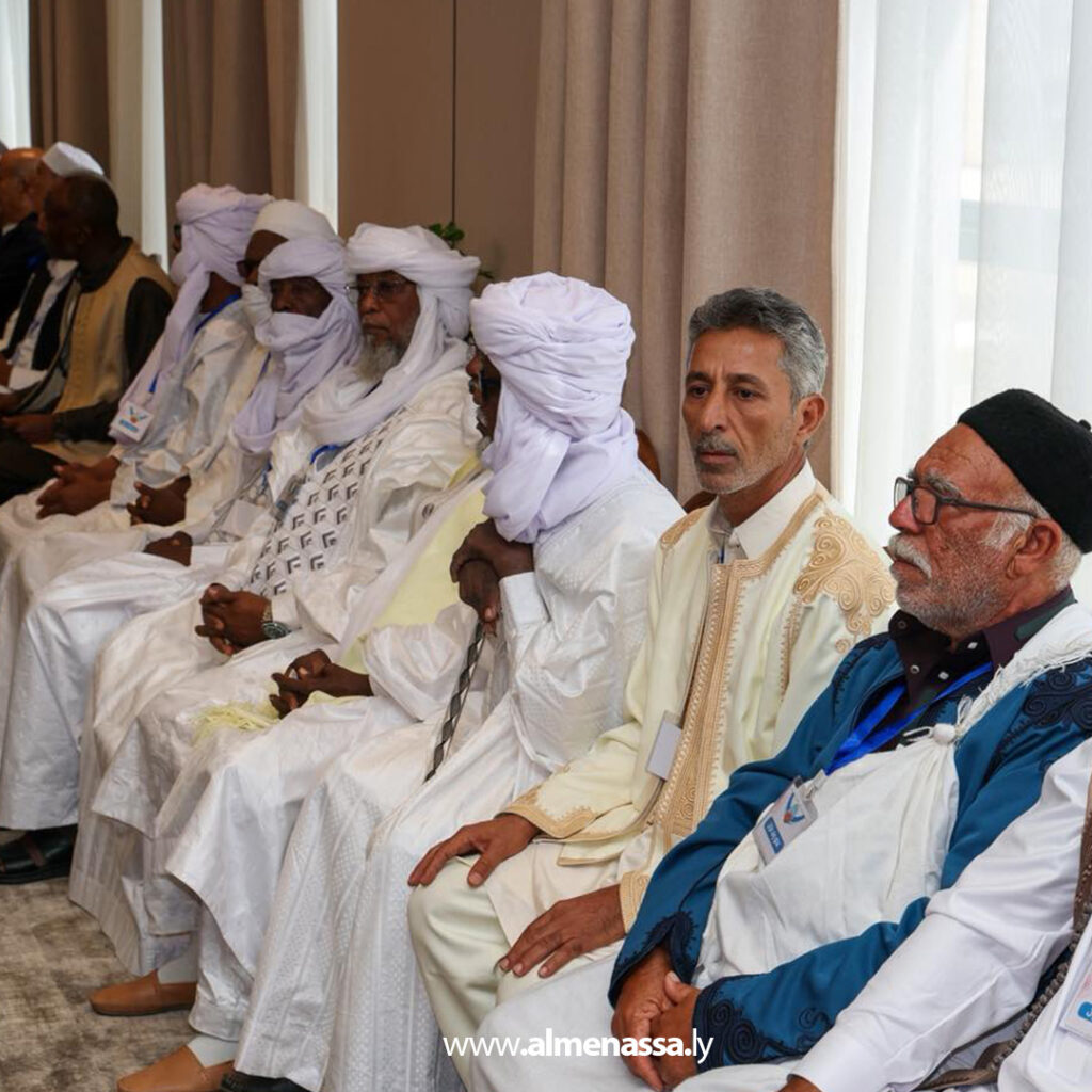 Extra11111111111111111111111111 2 القائد العام يلتقي مشايخ وأعيان فزان لبحث سُبل المصالحة الوطنية ورسم خارطة طريق للأزمة الليبية