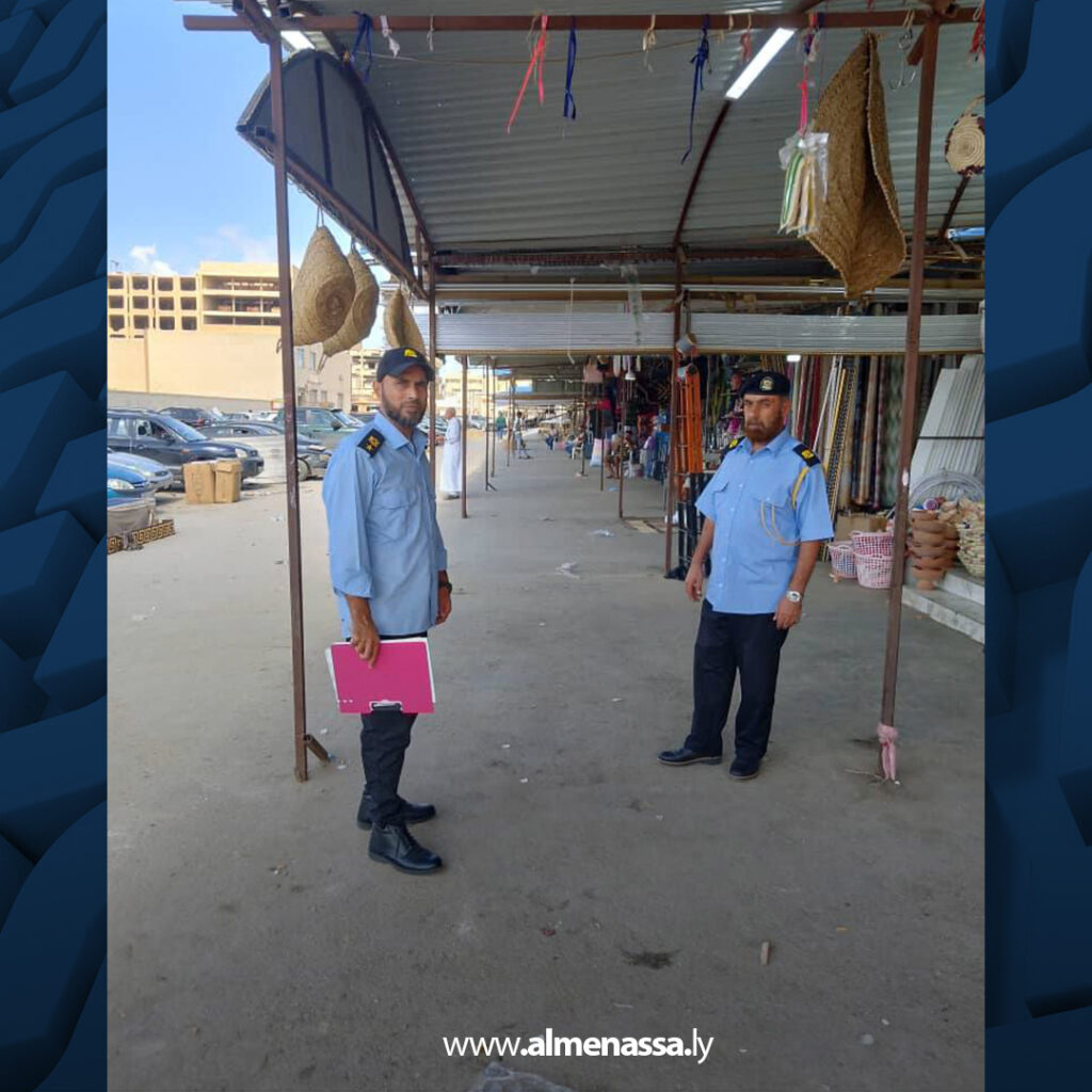 Extra2 15 الحرس البلدي ببنغازي وتوكرة ينفذ جولات ميدانية ويصادر الخضروات الفاسدة