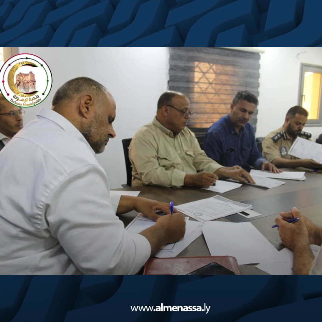 Extra3 35 المجلس البلدي ترهونة يبحث تنظيم العمالة الأجنبية وتفعيل الرقابة على السكن العمالي