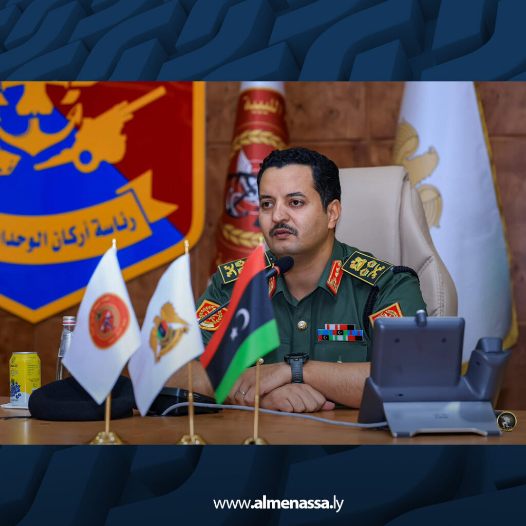 Extra6 2 رئيس الأركان العامة يتفقد مقر رئاسة الوحدات الأمنية ويشيد بجاهزيتها واستعدادها الميداني