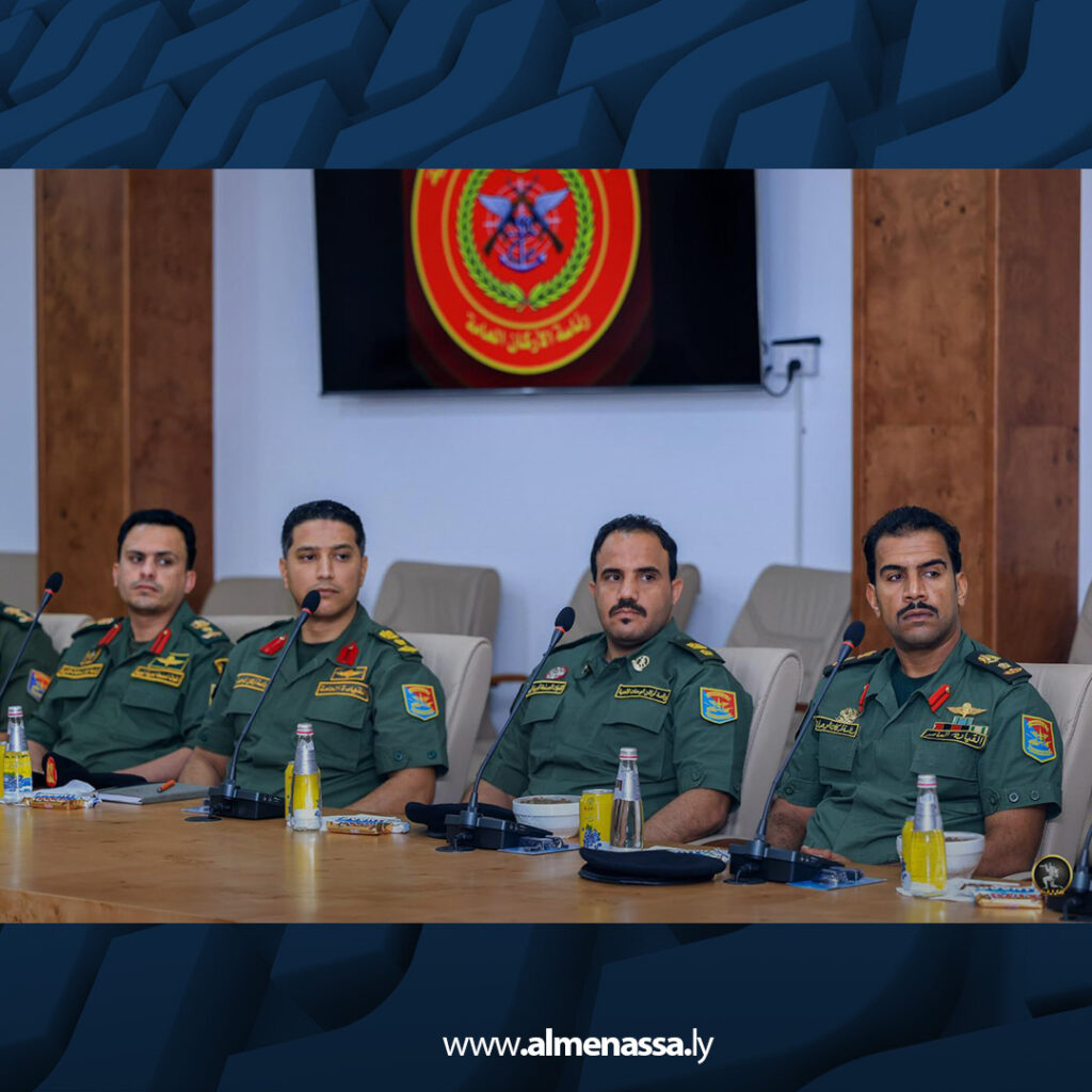 Extra8 رئيس الأركان العامة يتفقد مقر رئاسة الوحدات الأمنية ويشيد بجاهزيتها واستعدادها الميداني