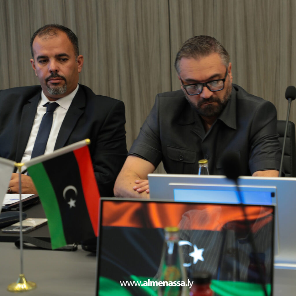 Extra 16 وزير الاتصالات يبحث مع شركات القطاع في بنغازي حلولاً لتردي الخدمات وتوقف المشاريع