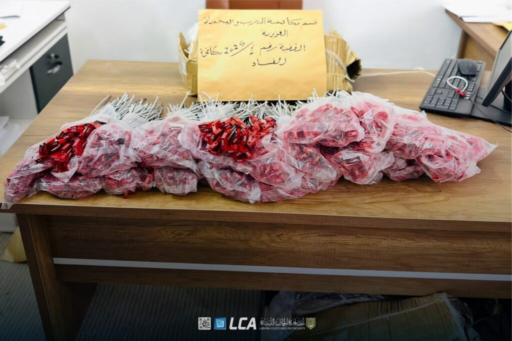 591583205 122213796758297775 5604227127221777203 n قسم مكافحة التهريب يحبط عملية بيع غير قانونية لأختام حاويات