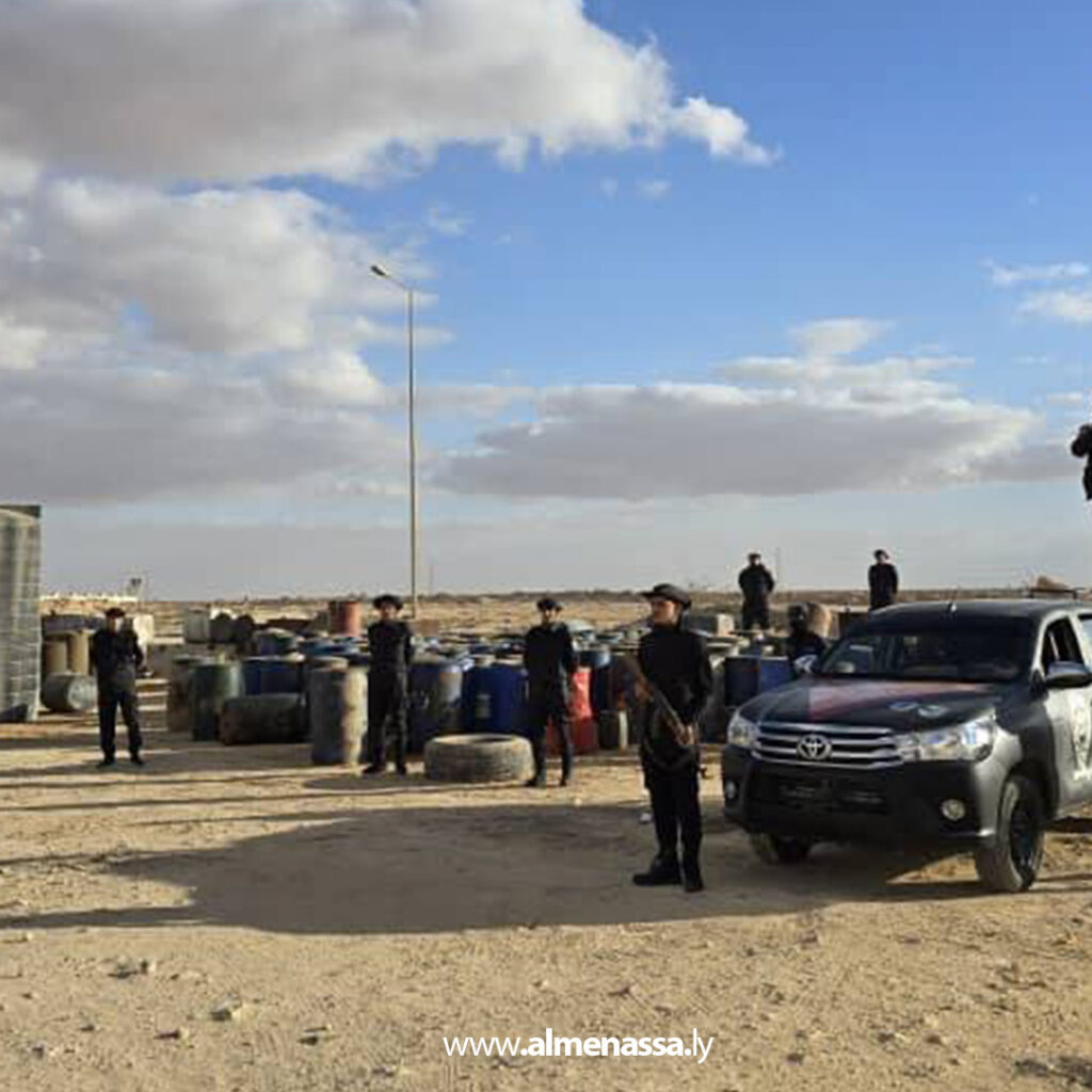 Extra 105 إحباط مخطط لتهريب الوقود في إمساعد وضبط كميات كبيرة جاهزة للاتجار غير المشروع