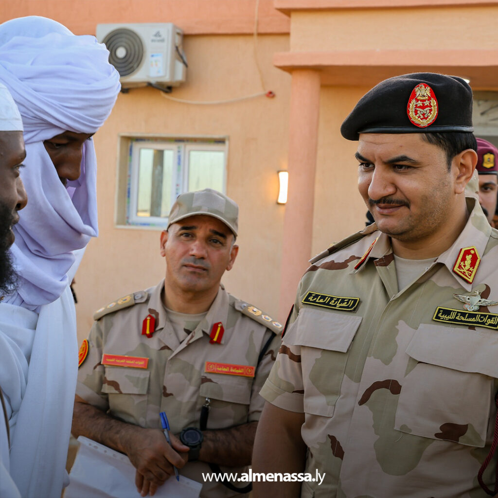 نائب القائد العام يتفقد قاعدة الويغ ويؤكد اهتمام القيادة العامة بأوضاع سكان المناطق الحدودية 10 Extra 11.jpg10 11 نائب القائد العام يتفقد قاعدة الويغ ويؤكد اهتمام القيادة العامة بأوضاع سكان المناطق الحدودية