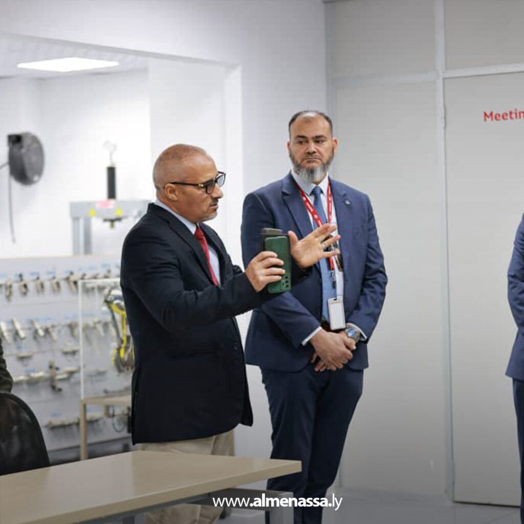 Extra 114.jpg2 114 اتفاقية بين وزارة العمل وشركة تويوتا لتطوير العناصر الوطنية