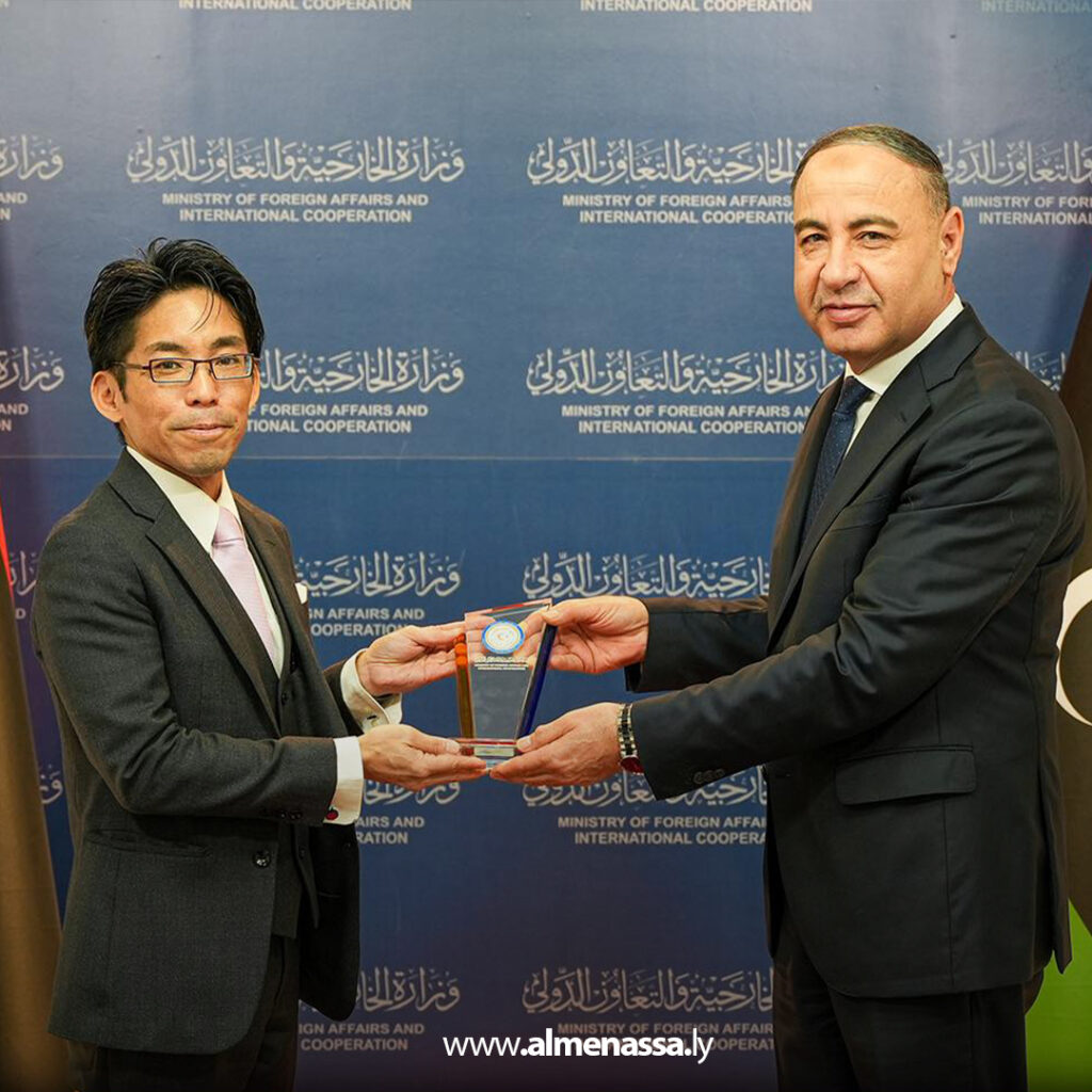 Extra 12 الباعور يستقبل السفير الياباني الجديد ويبحث معه العلاقات الثنائية