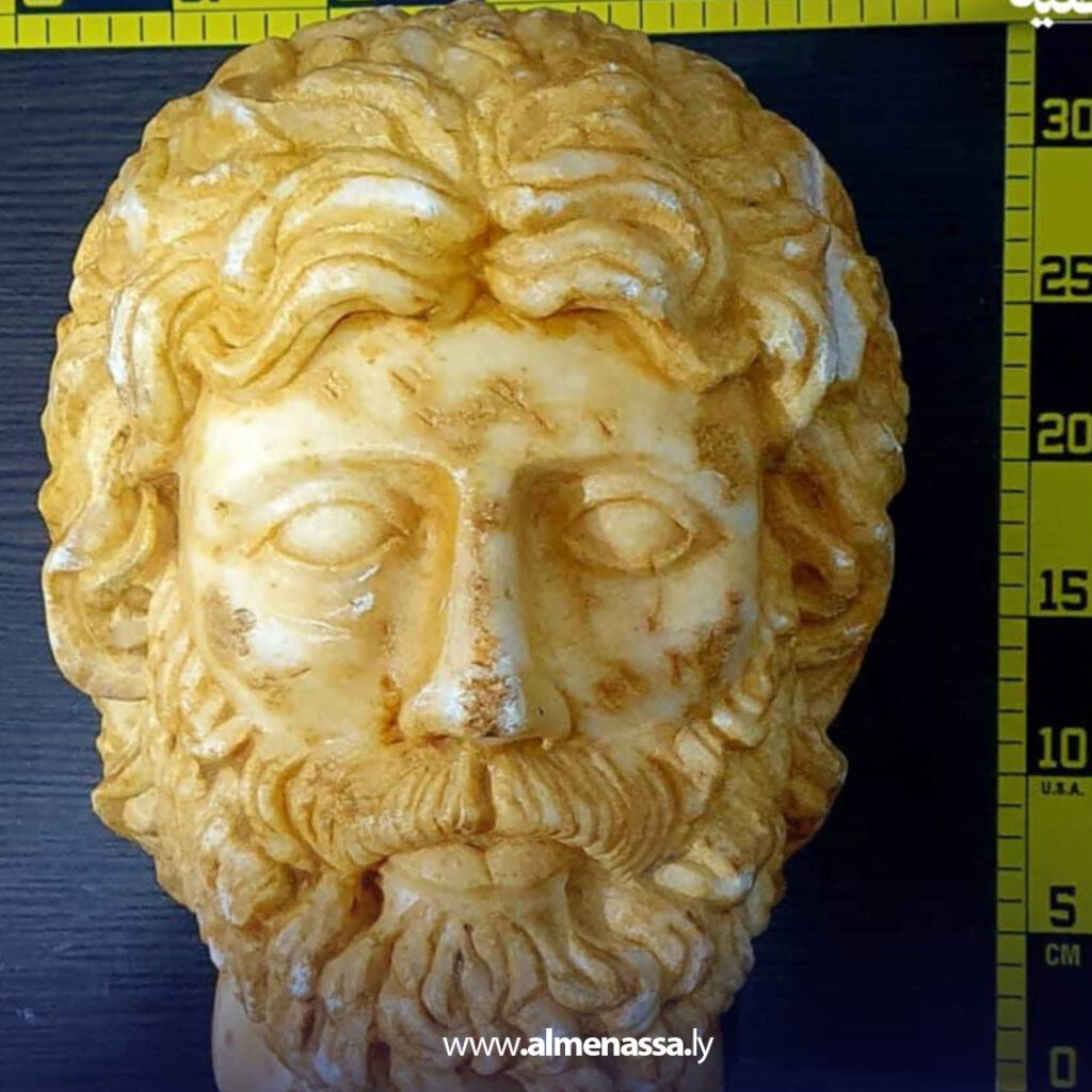 Extra 13.jpg1111 13 كمين في شحات يوقف متهمَين بالاتجار في الآثار وضبط تمثال رخامي بحوزتهما