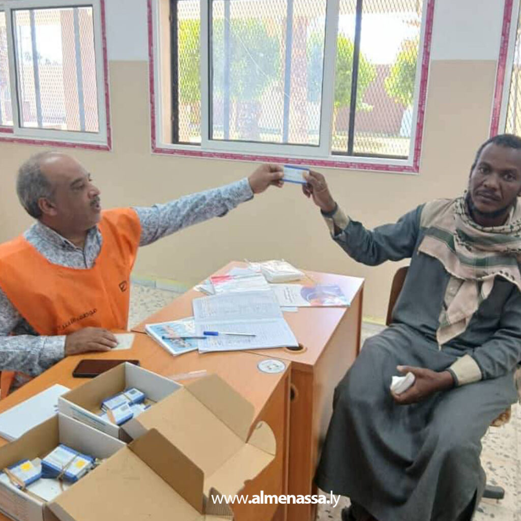 Extra 136 المفوضية: توزيع 100,218 بطاقة ناخب في تسع بلديات