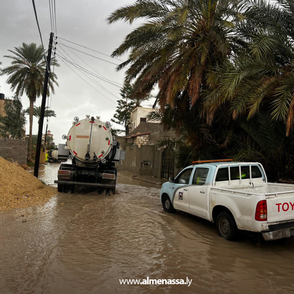 Extra 15.jpg17 15 فرق طوارئ سوق الجمعة تواصل عملها الميداني منذ الفجر لمعالجة تجمعات المياه