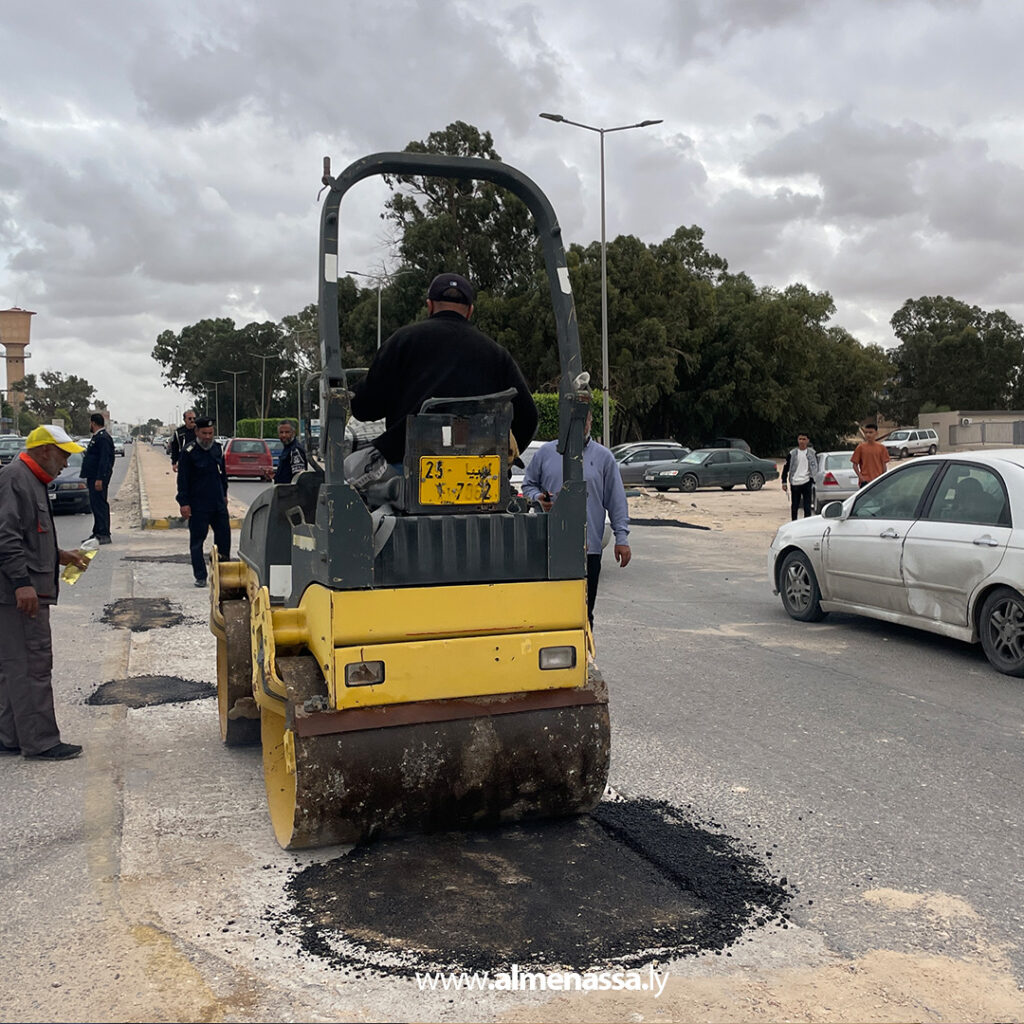 Extra 164 بلدية العجيلات تبدأ معالجة الحفريات لتحسين حركة السير في الشوارع الحيوية