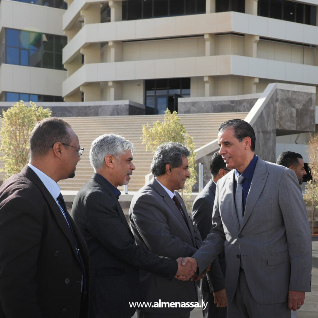 Extra 18.jpg12 18 القائد العام يزور جامعة بنغازي ويطلع على آخر مستجدات أعمال الإعمار التي يشرف عليها صندوق التنمية