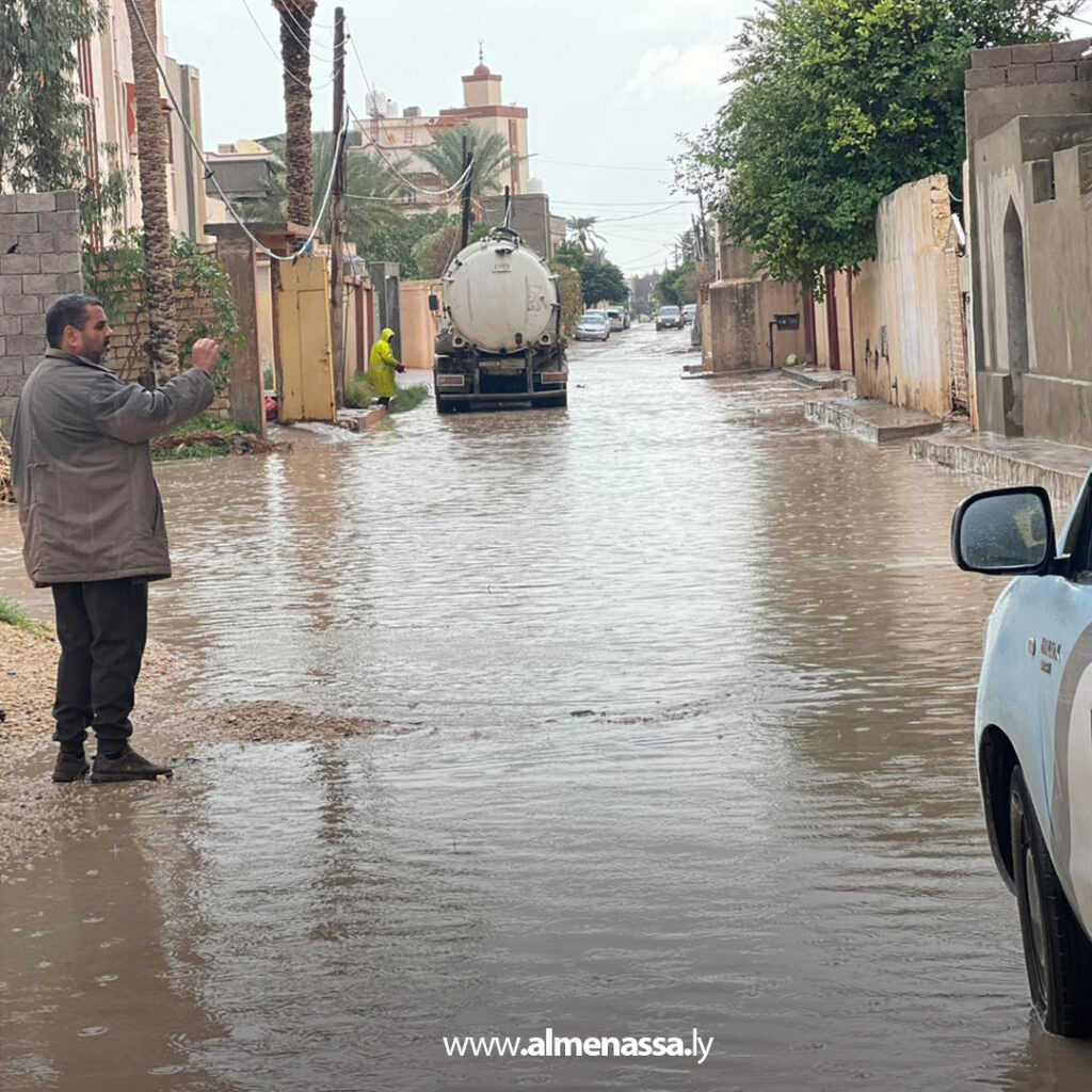 Extra 18.jpg15 18 فرق طوارئ سوق الجمعة تواصل عملها الميداني منذ الفجر لمعالجة تجمعات المياه